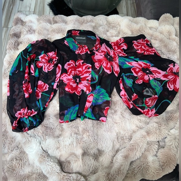 Nicholas Black Floral Sheer Balloon Sleeve Blouse - Size Medium - Picture 5 of 11